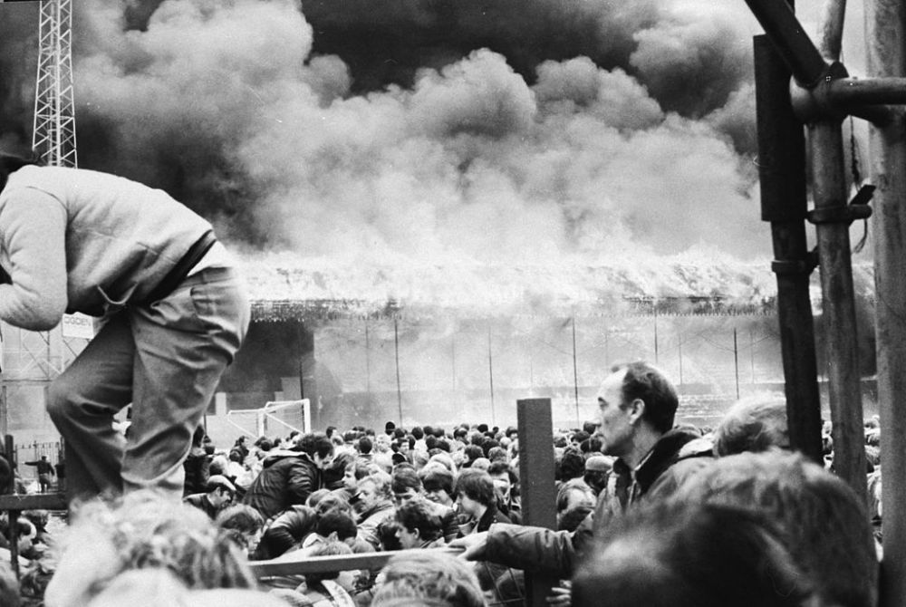 Povestea uitată a incendiului de pe stadionul din Bradford care a luat 56 de vieți și reeditarea finalei din 1966 pentru strângerea de fonduri!_2