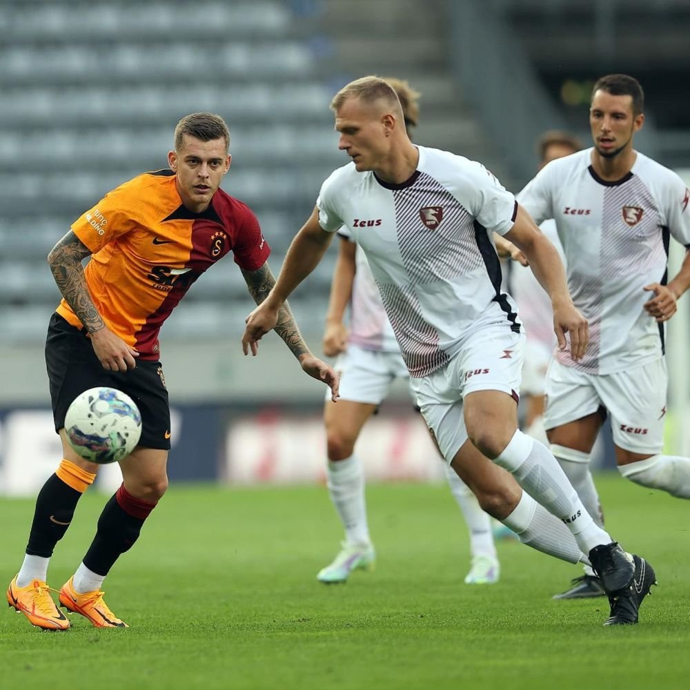 Cicâldău da, Moruțan ba! ”Tratamente” total diferite pentru românii lui Galatasaray la ultimul amical, cu Salernitana_2