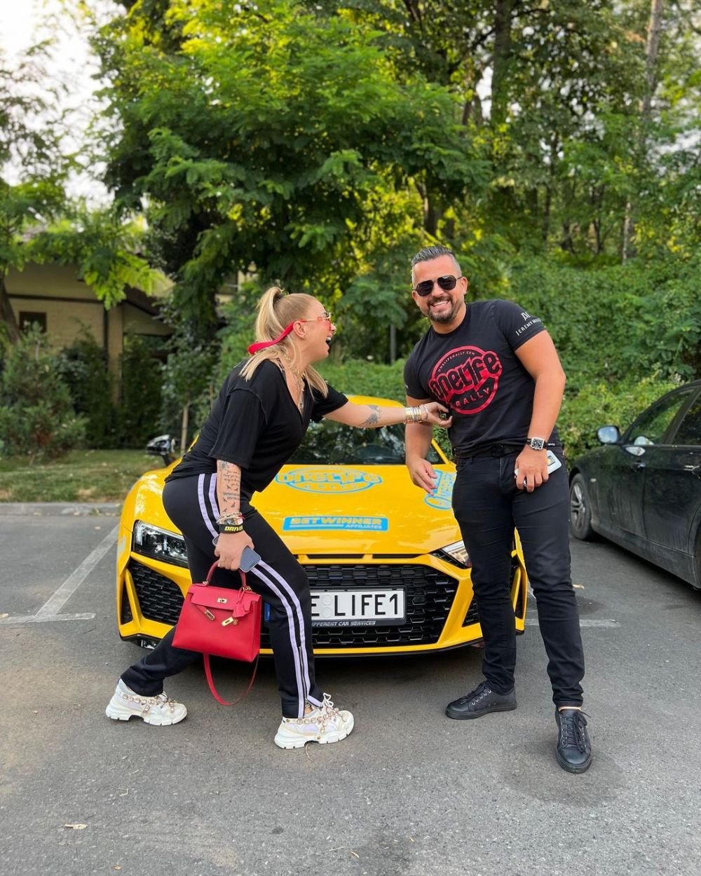 Oops, she did it again! Anamaria Prodan s-a „teleportat” în Germania, circulând pe străzile din România! S-a filmat la volanul unui bolid cu 220 km/h _6