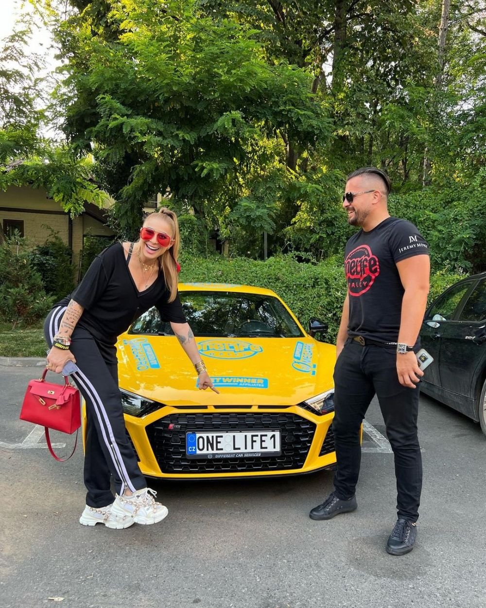 Oops, she did it again! Anamaria Prodan s-a „teleportat” în Germania, circulând pe străzile din România! S-a filmat la volanul unui bolid cu 220 km/h _9