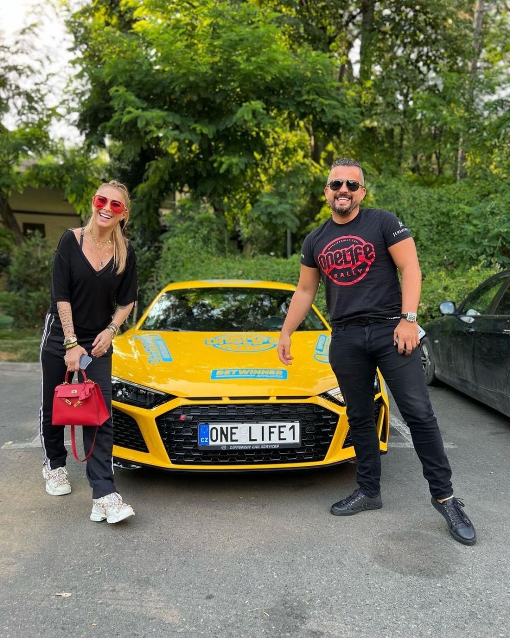 Oops, she did it again! Anamaria Prodan s-a „teleportat” în Germania, circulând pe străzile din România! S-a filmat la volanul unui bolid cu 220 km/h _10