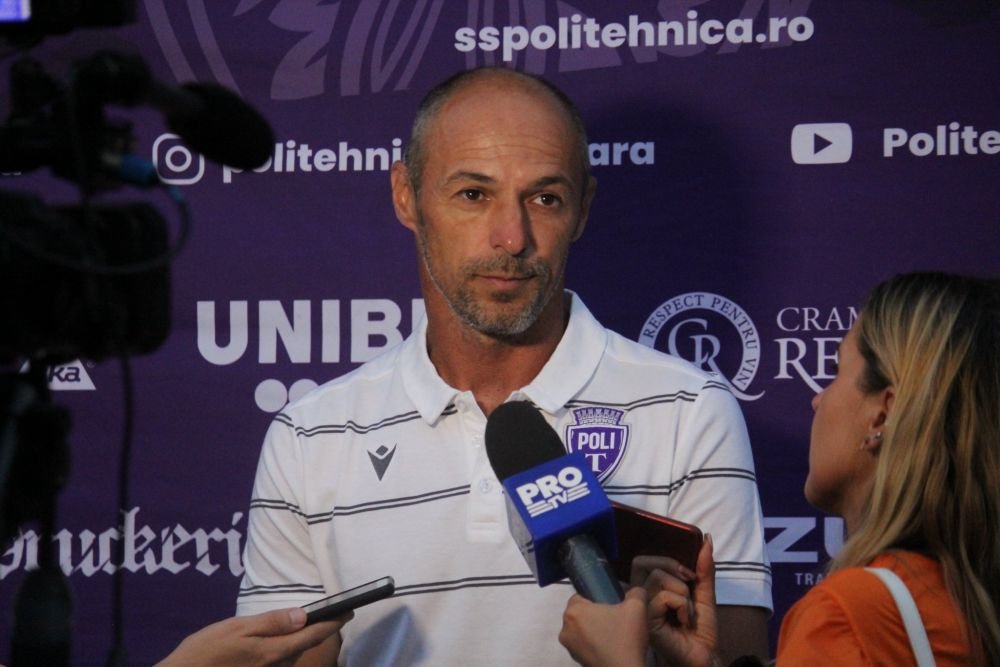 Poli nu moare! Echipa din Timișoara și-a prezentat cu mare fast antrenorul trecut pe la FCSB și lotul pentru viitorul sezon _13