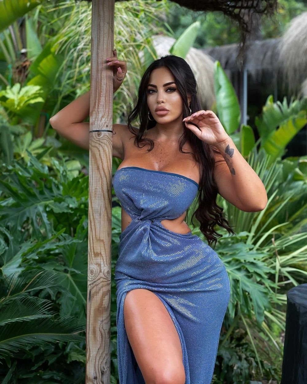 Prezentatoarea comparată cu Kim Kardashian face furori în Italia. Imaginile cu care și-a pus pe jar fanii _12
