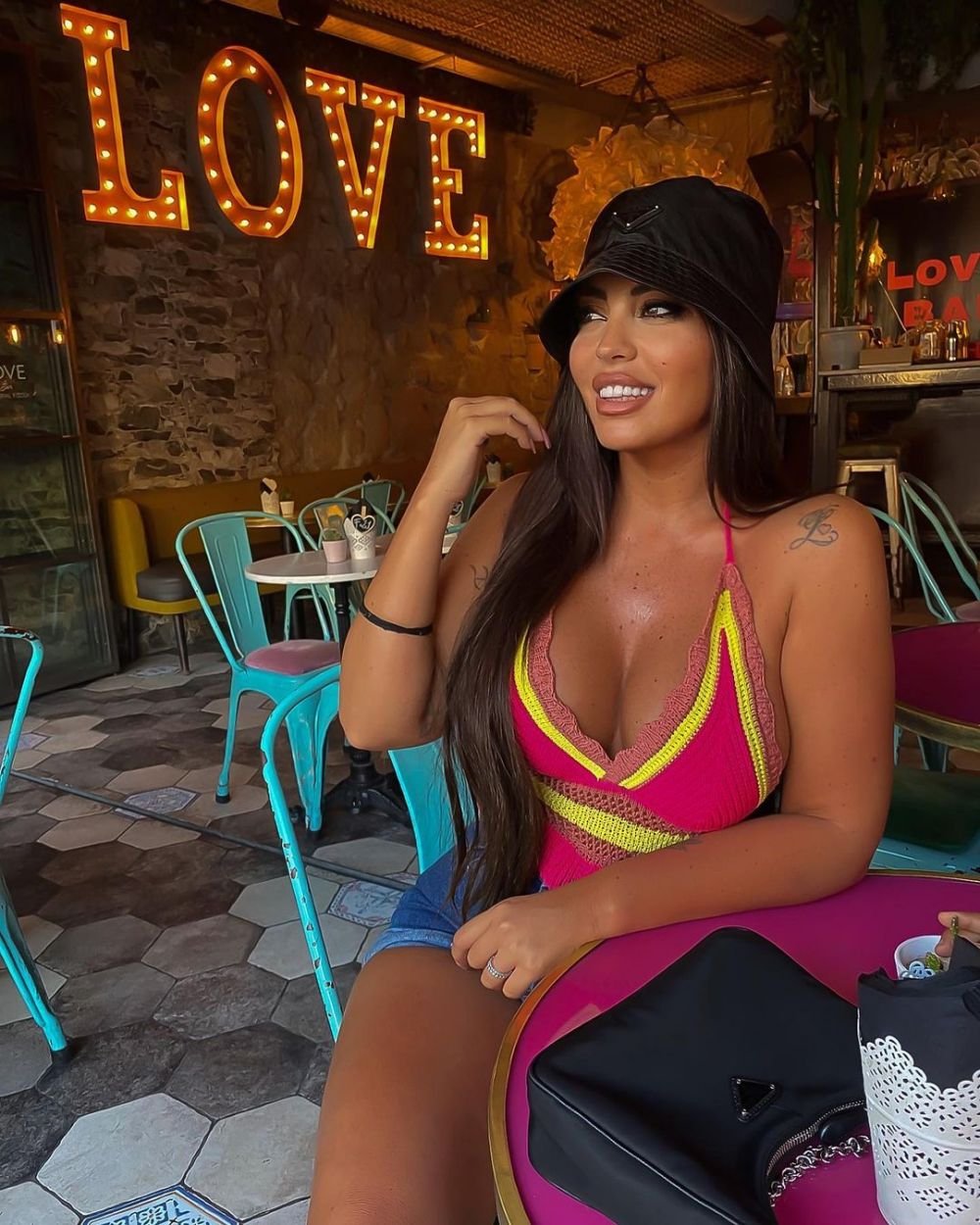 Prezentatoarea comparată cu Kim Kardashian face furori în Italia. Imaginile cu care și-a pus pe jar fanii _22