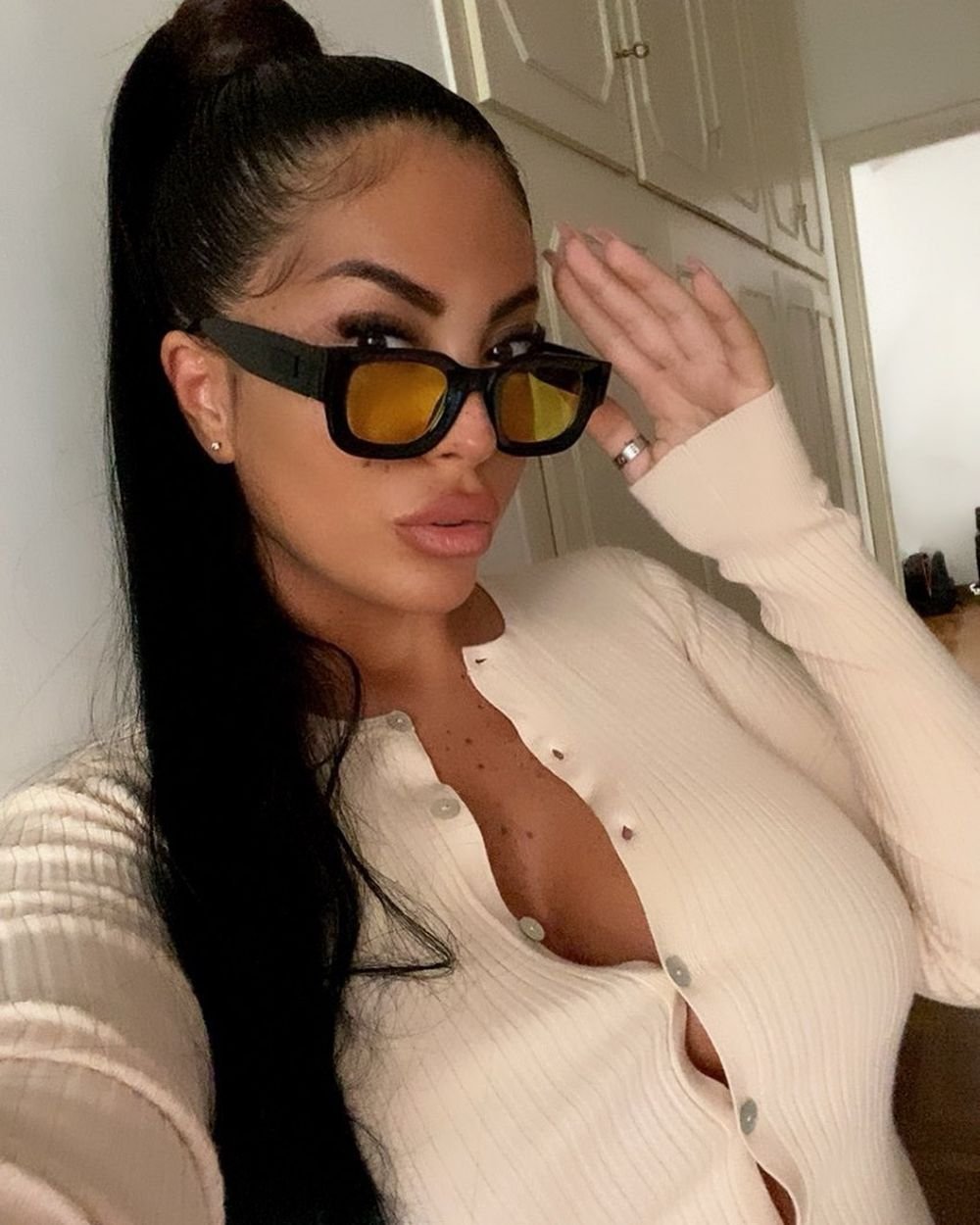 Prezentatoarea comparată cu Kim Kardashian face furori în Italia. Imaginile cu care și-a pus pe jar fanii _31