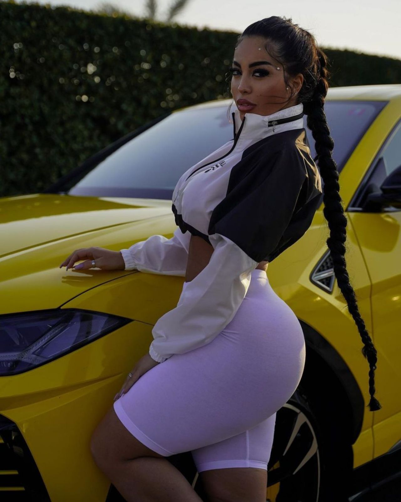Prezentatoarea comparată cu Kim Kardashian face furori în Italia. Imaginile cu care și-a pus pe jar fanii _38