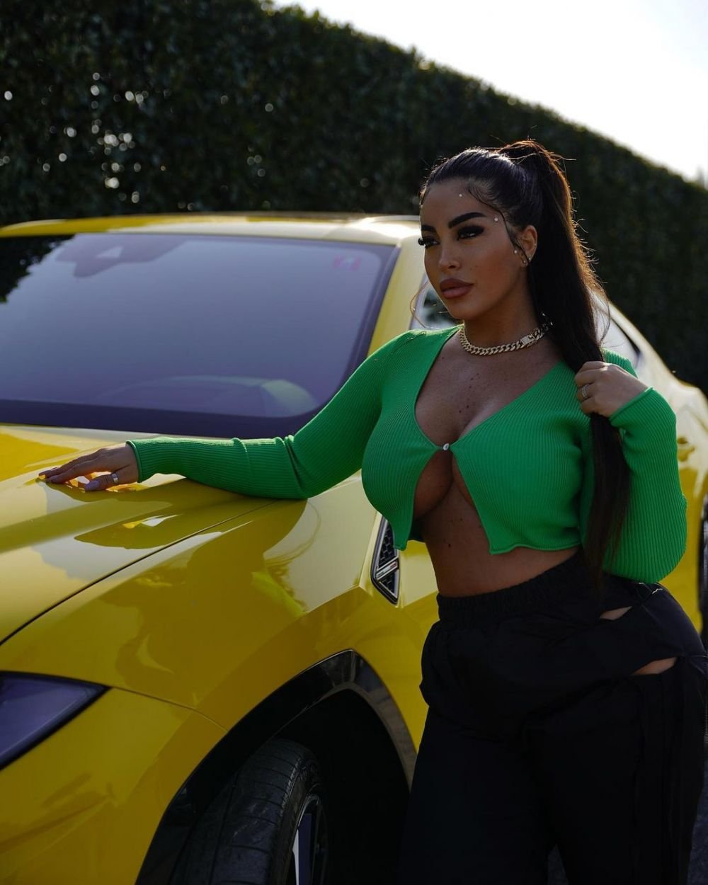 Prezentatoarea comparată cu Kim Kardashian face furori în Italia. Imaginile cu care și-a pus pe jar fanii _40