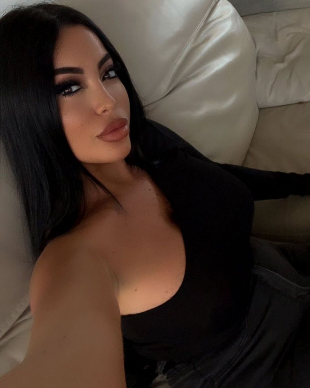 Prezentatoarea comparată cu Kim Kardashian face furori în Italia. Imaginile cu care și-a pus pe jar fanii _42