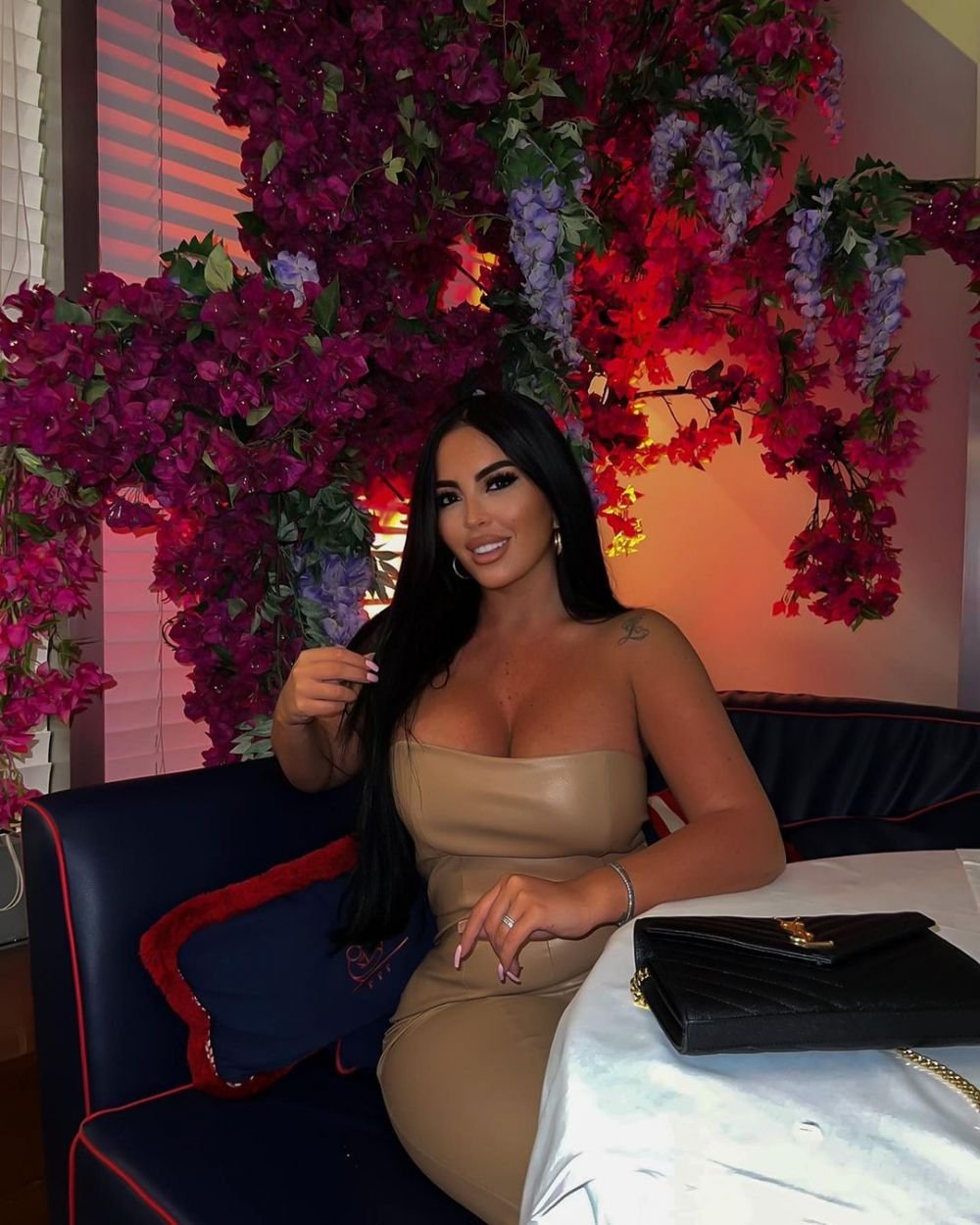 Prezentatoarea comparată cu Kim Kardashian face furori în Italia. Imaginile cu care și-a pus pe jar fanii _49