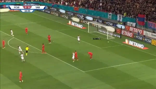 FCSB - Saburtalo - Georgienii, pe punctul să taxeze erorile din apărarea FCSB-ului.