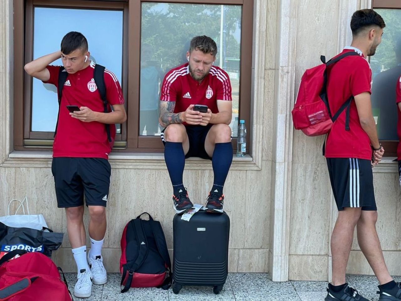 Calvar pentru Sepsi. Au tremurat la loviturile de departajare, apoi au mai așteptat o oră și autocarul la Aeroportul Băneasa_1