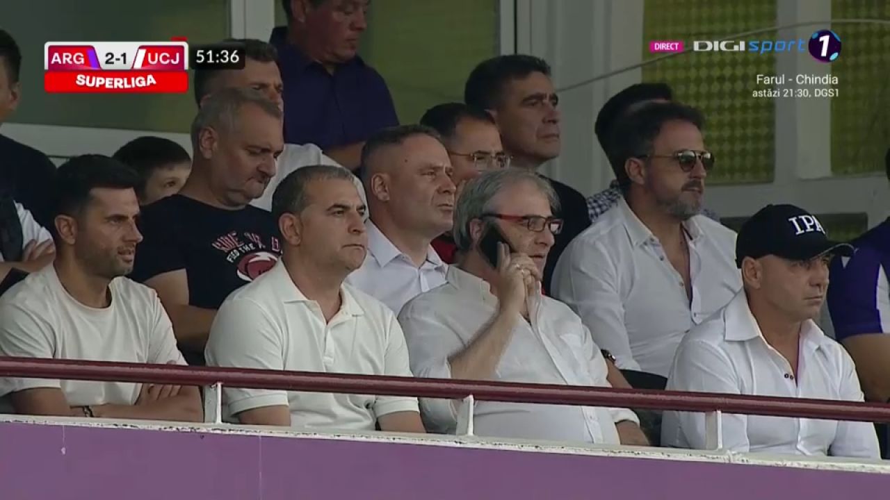Nicolae Dică, „antena” lui Gigi Becali?! Antrenorul de la FCSB, surprins în tribune la FC Argeș - U Cluj, după anunțul patronului că îl vrea pe Ișfan _4