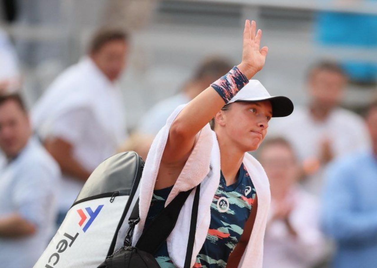 Au revoir! Iga Swiatek nu mai sperie! Liderul WTA a pierdut în sferturi la Varșovia, acolo unde Ana Bogdan a ajuns în semifinale _1