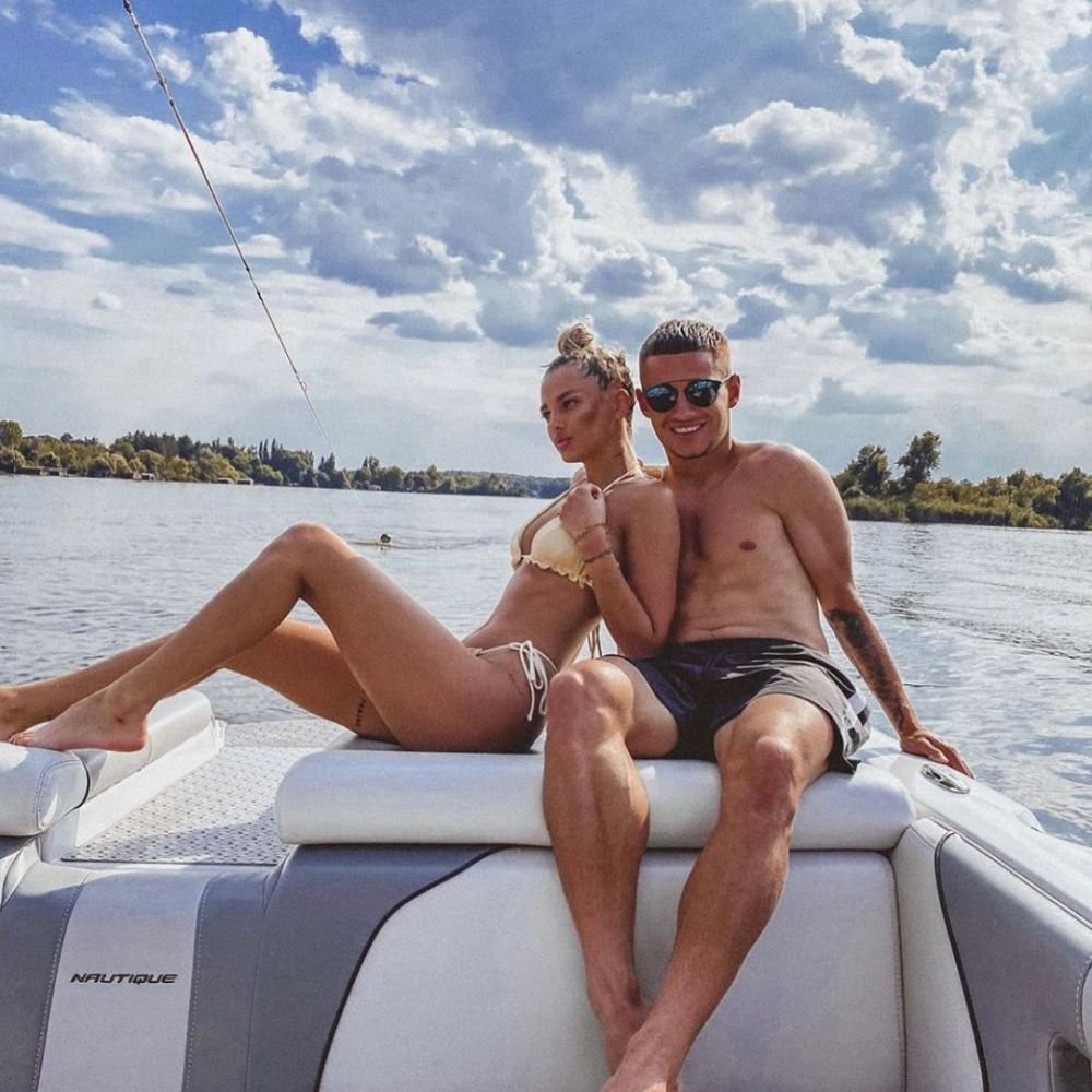 Noul jucător al Rapidului are cu ce se m&acirc;ndri acasă! Soția sa face ravagii pe Instagram &icirc;n costum de baie&nbsp;