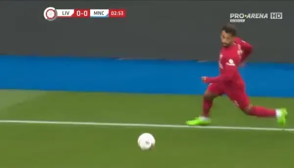OCAZIE Liverpool! Salah trimite pe lângă poartă în minutul 3