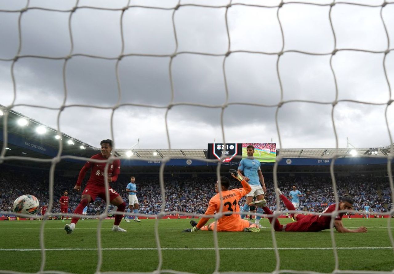 Darwin Nunez, debut colosal la Liverpool! Atacantul a lăsat-o mască pe Manchester City cu o reușită de excepție_3