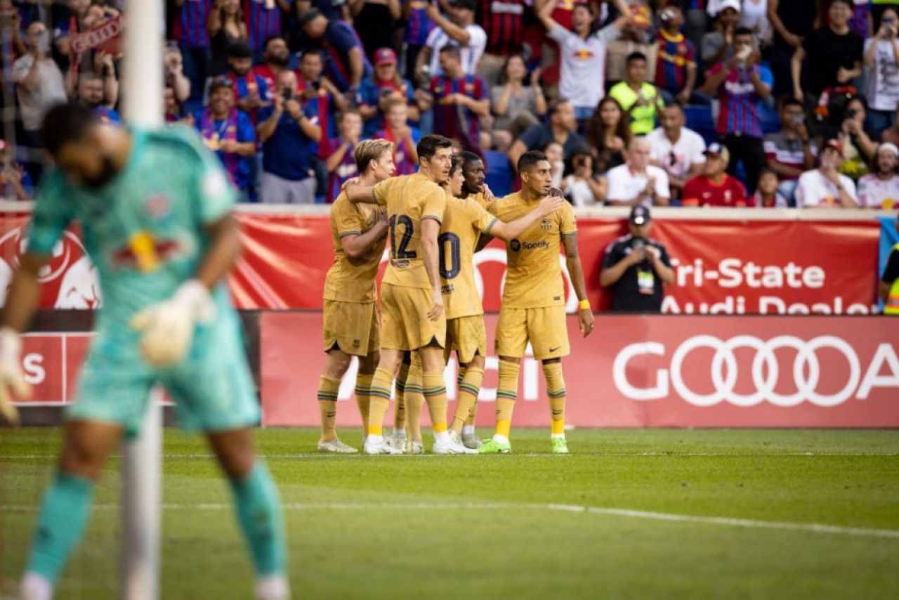 Victorie pentru FC Barcelona și Real Madrid în ultimele amicale! Cel mai bine plătit actor din lume, 'The Rock', prezent la meciul catalanilor _2