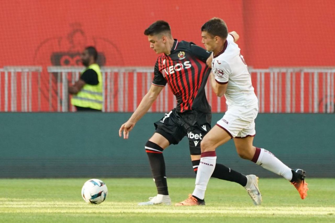 Ce a spus Lucien Favre despre Rareș Ilie, după ce românul a pasat decisiv în ultimul amical al lui Nice _9