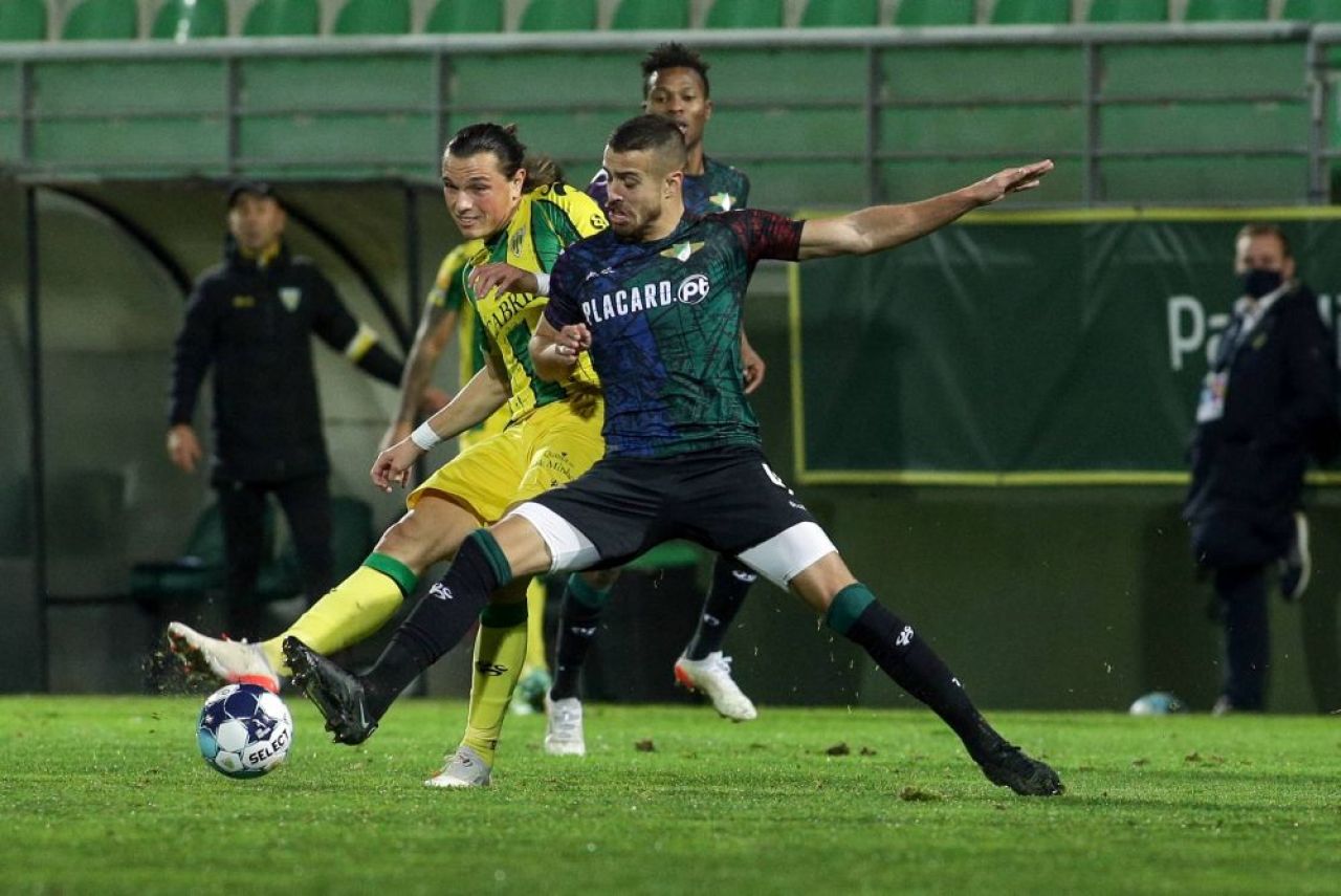 Contractul vieții pentru fostul fundaș al lui FCSB! Cu cine a semnat Artur Jorge_3