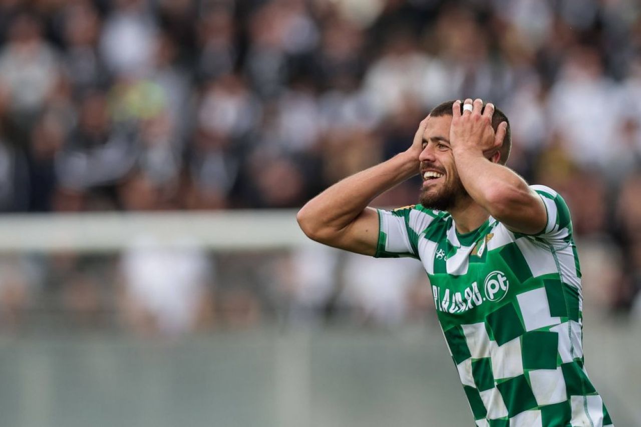 Contractul vieții pentru fostul fundaș al lui FCSB! Cu cine a semnat Artur Jorge_11