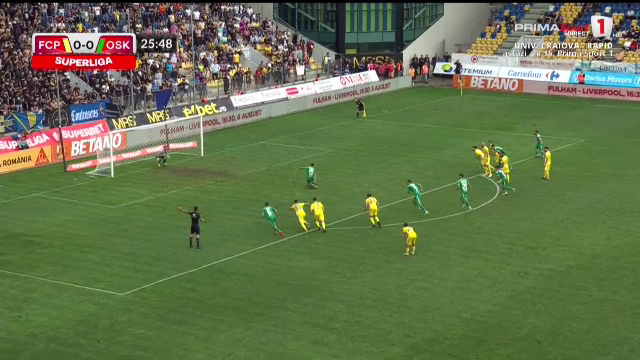 Cosmin Matei, execuție lamentabilă de la 11 metri, în partida cu Petrolul. Fotbalistul a aterizat în fund_6