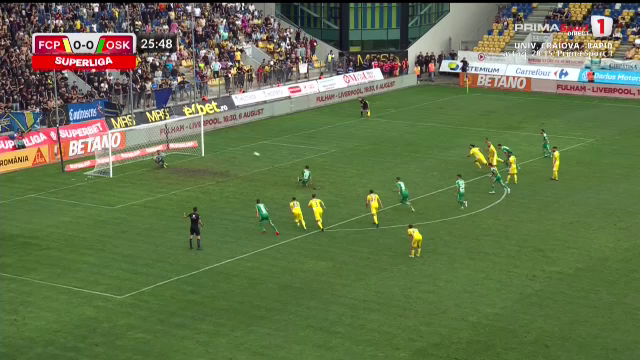Cosmin Matei, execuție lamentabilă de la 11 metri, în partida cu Petrolul. Fotbalistul a aterizat în fund_7