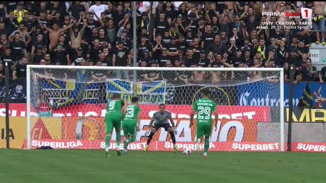Cosmin Matei, execuție lamentabilă de la 11 metri, în partida cu Petrolul. Fotbalistul a aterizat în fund_13