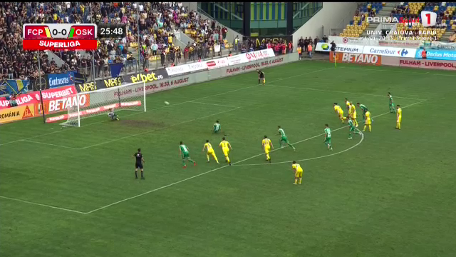 Cosmin Matei, execuție lamentabilă de la 11 metri, în partida cu Petrolul. Fotbalistul a aterizat în fund_21