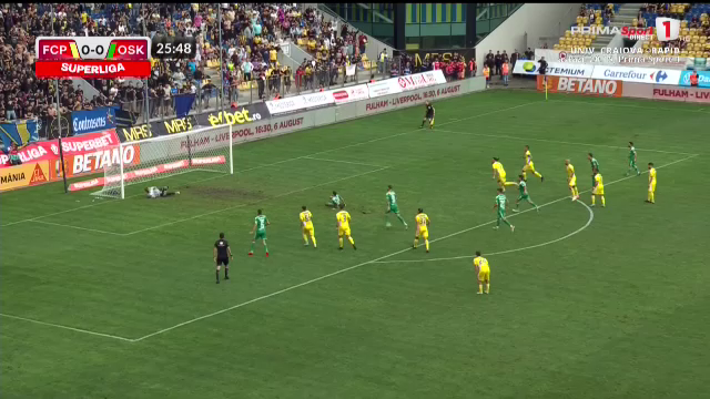 Cosmin Matei, execuție lamentabilă de la 11 metri, în partida cu Petrolul. Fotbalistul a aterizat în fund_25
