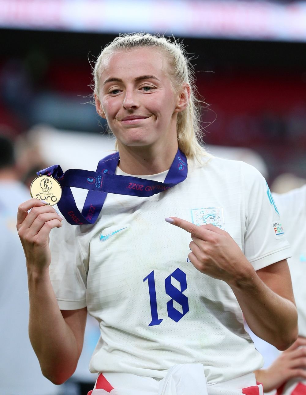 Nebunie în finala Europeanului feminin! Marcatoarea golului decisiv și-a dat jos tricoul și a făcut turul stadionului_5