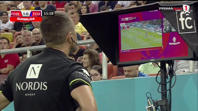 A cedat VAR-ul pe Arena Națională! Cojocaru mai că a văzut tot meciul în reluare până să dea penalty pentru FCU_32