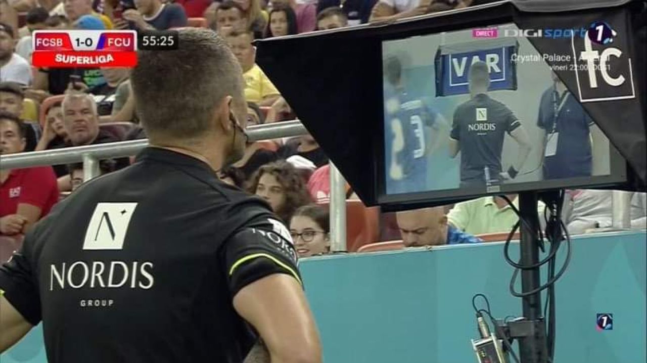 A cedat VAR-ul pe Arena Națională! Cojocaru mai că a văzut tot meciul în reluare până să dea penalty pentru FCU_79