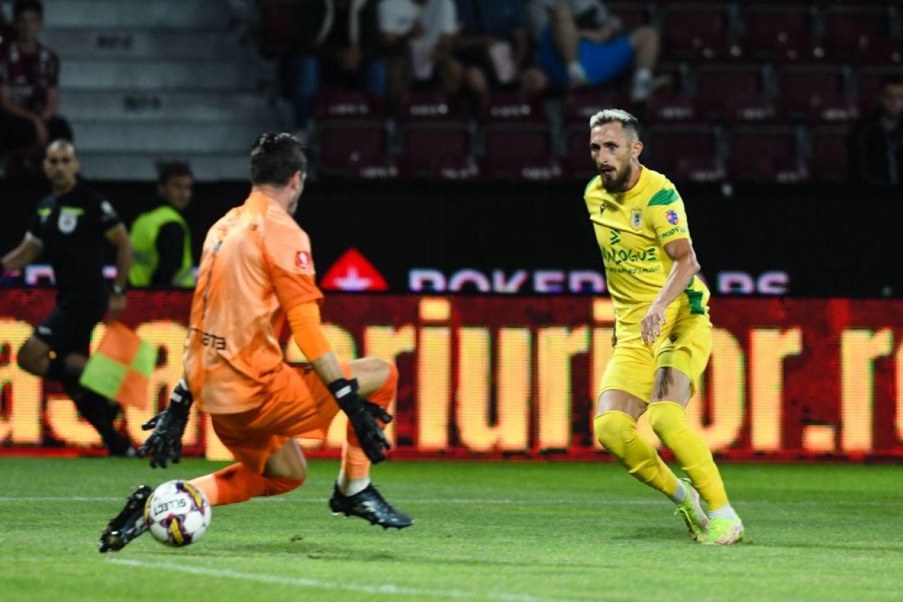 Cine e Bogdan Rusu, noul atacant de la FCSB. A jucat într-un meci care s-a terminat 11-2 și a fost antrenat de nume sonore din fotbalul românesc_4