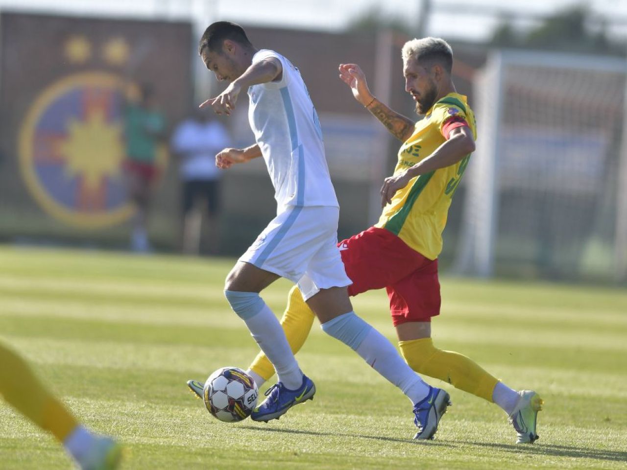 Cine e Bogdan Rusu, noul atacant de la FCSB. A jucat într-un meci care s-a terminat 11-2 și a fost antrenat de nume sonore din fotbalul românesc_6