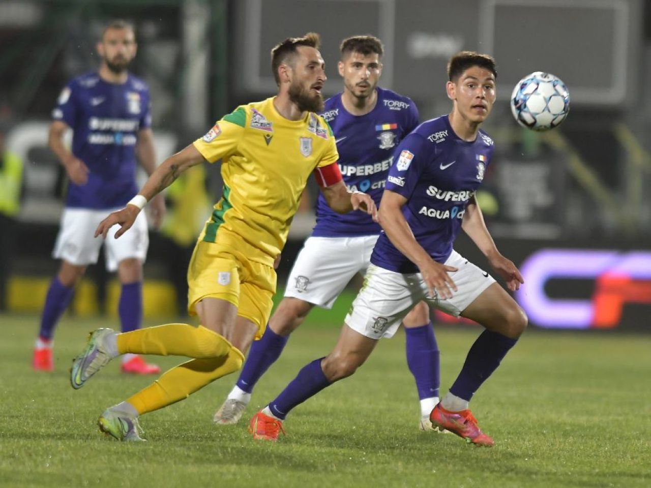 Cine e Bogdan Rusu, noul atacant de la FCSB. A jucat într-un meci care s-a terminat 11-2 și a fost antrenat de nume sonore din fotbalul românesc_9