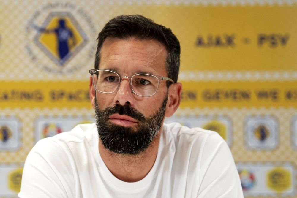 Ruud van Nistelrooy a ajuns ”dom' profesor”! Cum arată acum fostul atacant al lui Manchester United și Real Madrid devenit antrenor_5