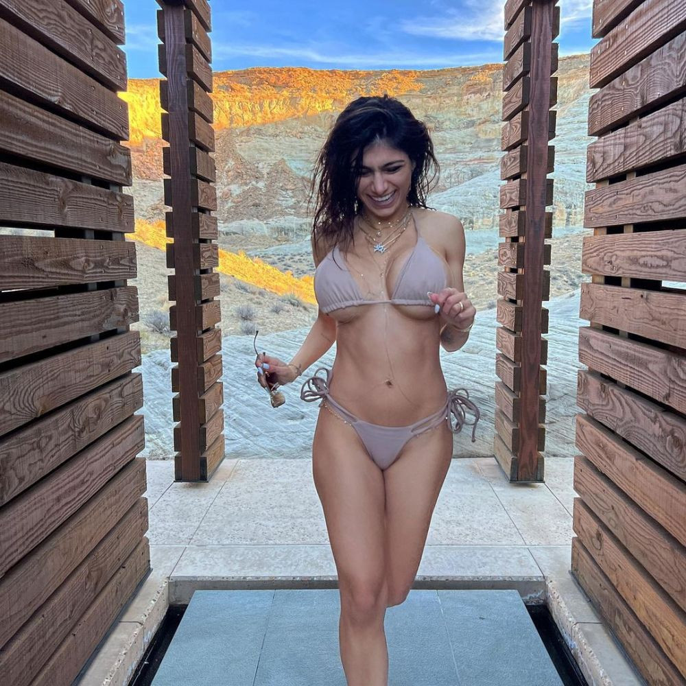 Mia Khalifa și noua sa cucerire? Modelul a fost surprins în locuința unui jucător de fotbal _39
