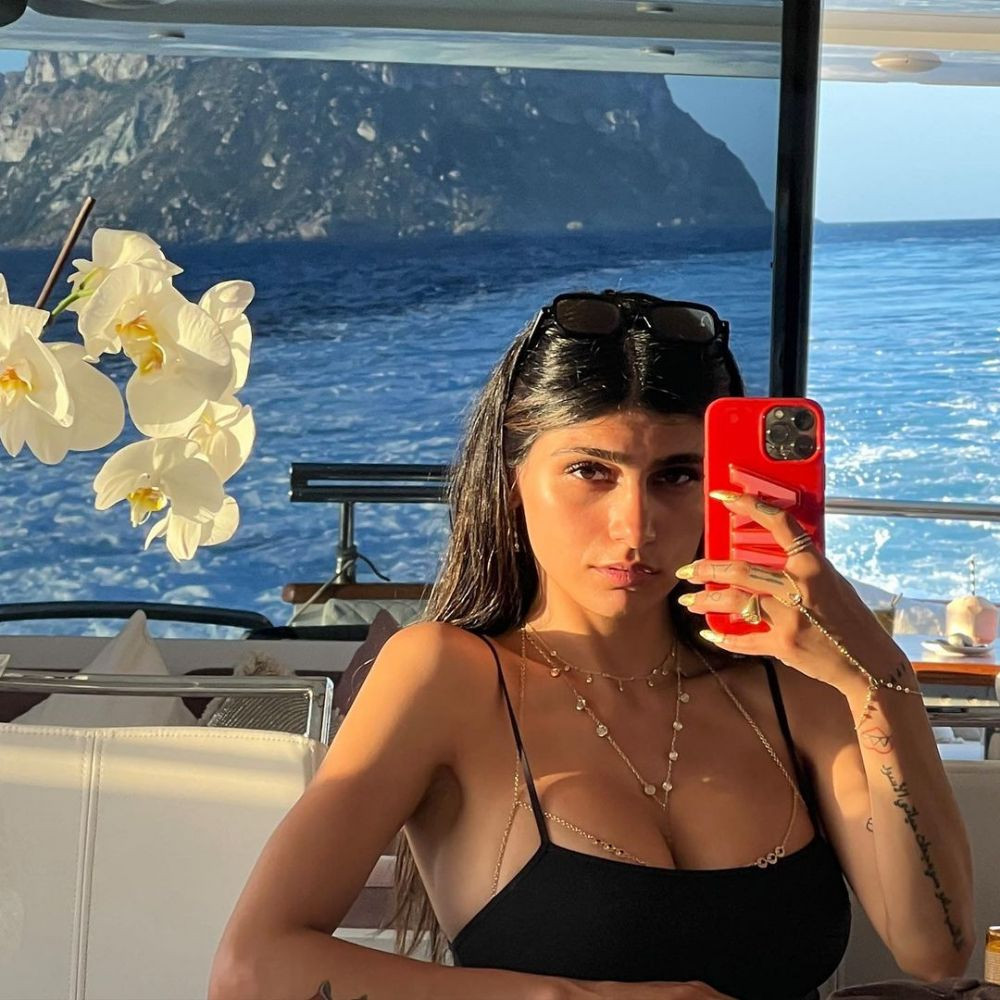 Mia Khalifa și noua sa cucerire? Modelul a fost surprins în locuința unui jucător de fotbal _63