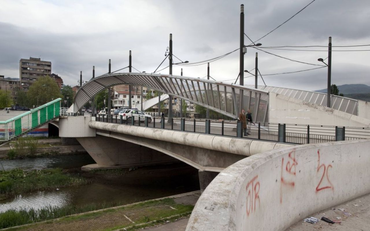 Orașul cu două cluburi identice care joacă în țări diferite și se urăsc de moarte_2
