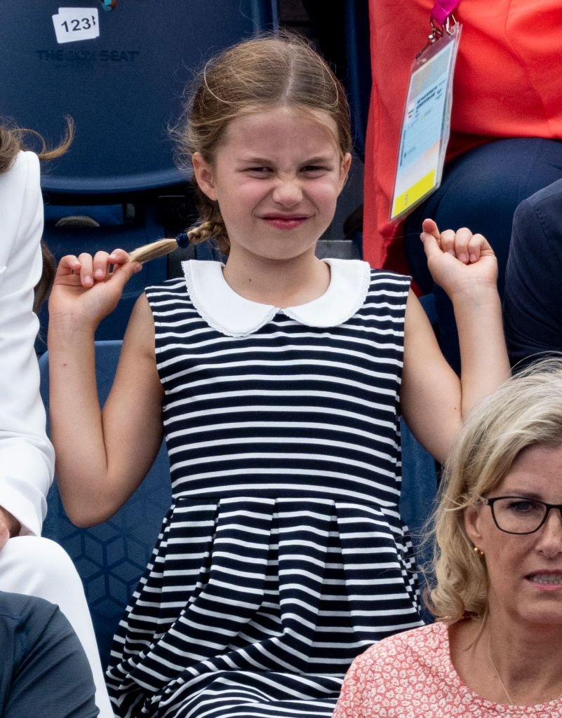 Prințesa Charlotte, în centrul atenției la Jocurile Commonwealth. Imagini inedite cu fata Ducilor de Cambridge, la competiția de natație _8