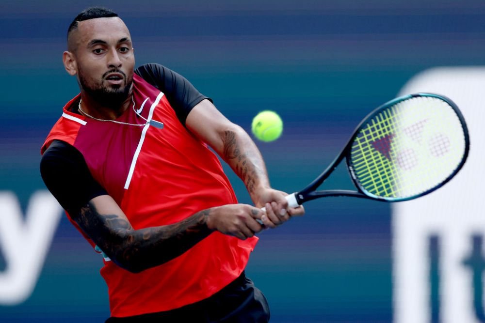 Legendă peste noapte! Nick Kyrgios a întrebat o bătrânică din tribune cum să servească la minge de meci_9
