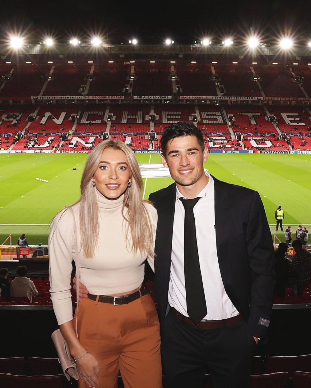 Ea este David Beckham din netball! A luat privirile tuturor când a început să danseze și să cânte în timpul meciului _25