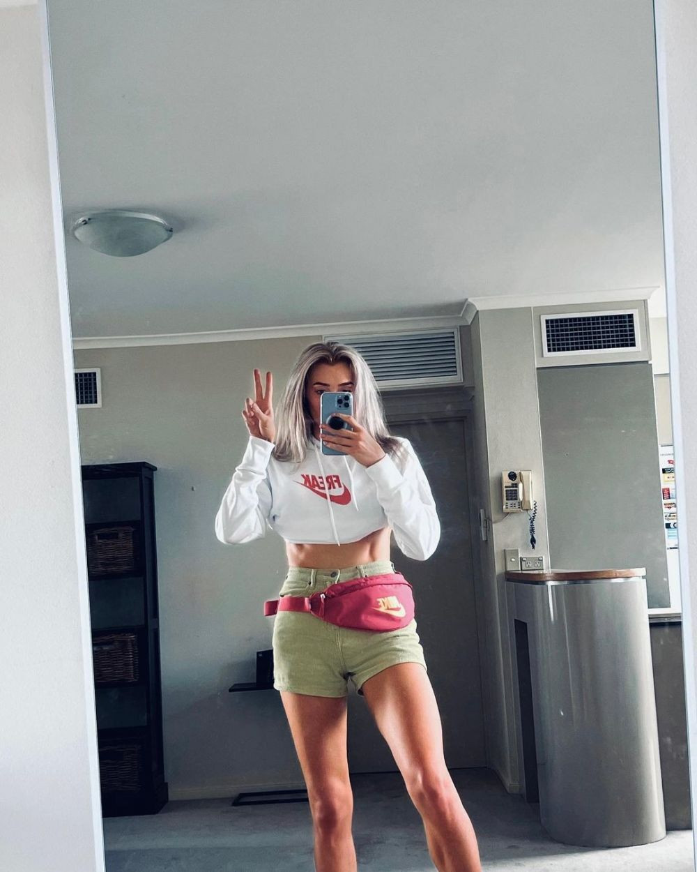 Ea este David Beckham din netball! A luat privirile tuturor când a început să danseze și să cânte în timpul meciului _26