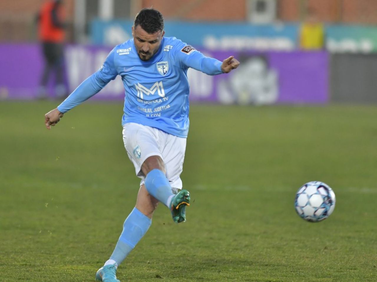 Aplauze, vă rugăm! Constantin Budescu, primit la Petrolul cu o gardă de...