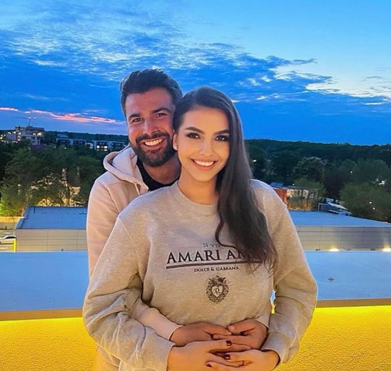 Sandra Mutu și-a etalat silueta de model într-un costum de baie hot. Imagini spectaculoase din vacanță cu soția antrenorului de la Rapid_23