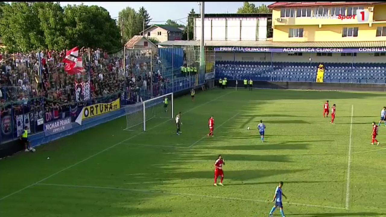 Eliminat după ce și-a scuipat adversarul! Ce s-a întâmplat în Progresul Spartac - Dinamo_1