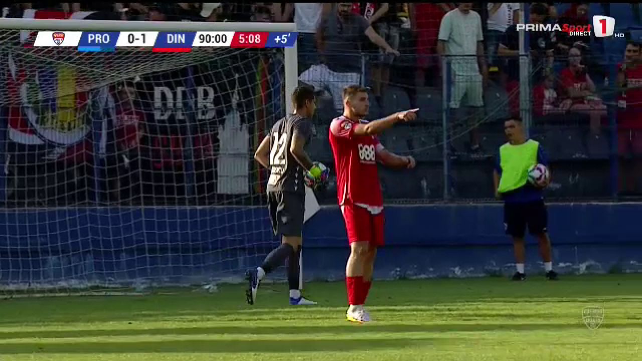Eliminat după ce și-a scuipat adversarul! Ce s-a întâmplat în Progresul Spartac - Dinamo_14