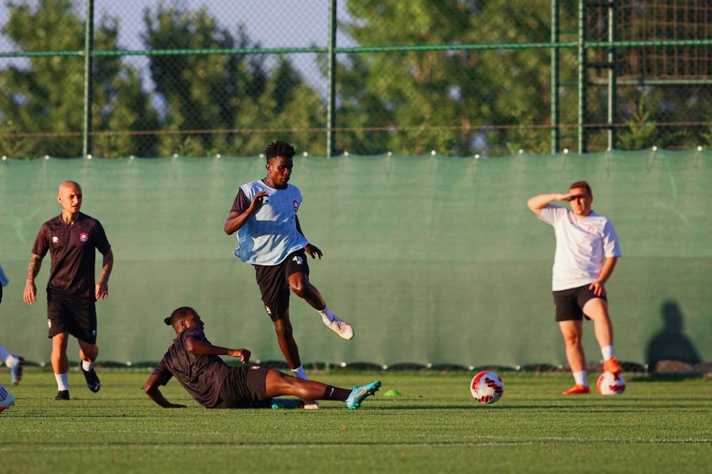 Șumudică, șeic la Al Raed! Încă o victorie la noua echipă și primul gol al lui Alexandru Mitriță pentru saudiți_13
