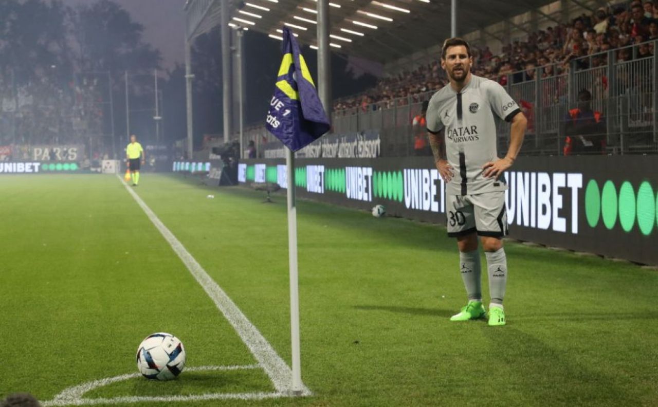 „Când Messi zâmbește, zâmbește și echipa!” Christophe Galtier, încântat de debutul în Ligue 1! Fanii lui Clermont i-au scandat numele argentinianului _14