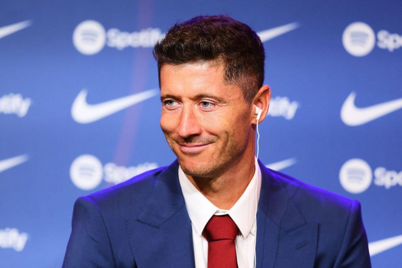 Robert Lewandowski a avut o cerere specială pentru oficialii Barcelonei în ziua prezentării sale! Ce a vrut atacantul _6